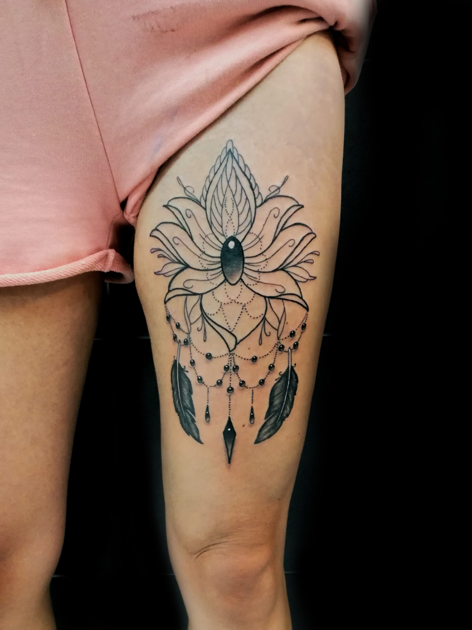 Mandala flor de loto - Tattoo Black and Grey en Mallorca Tattoo